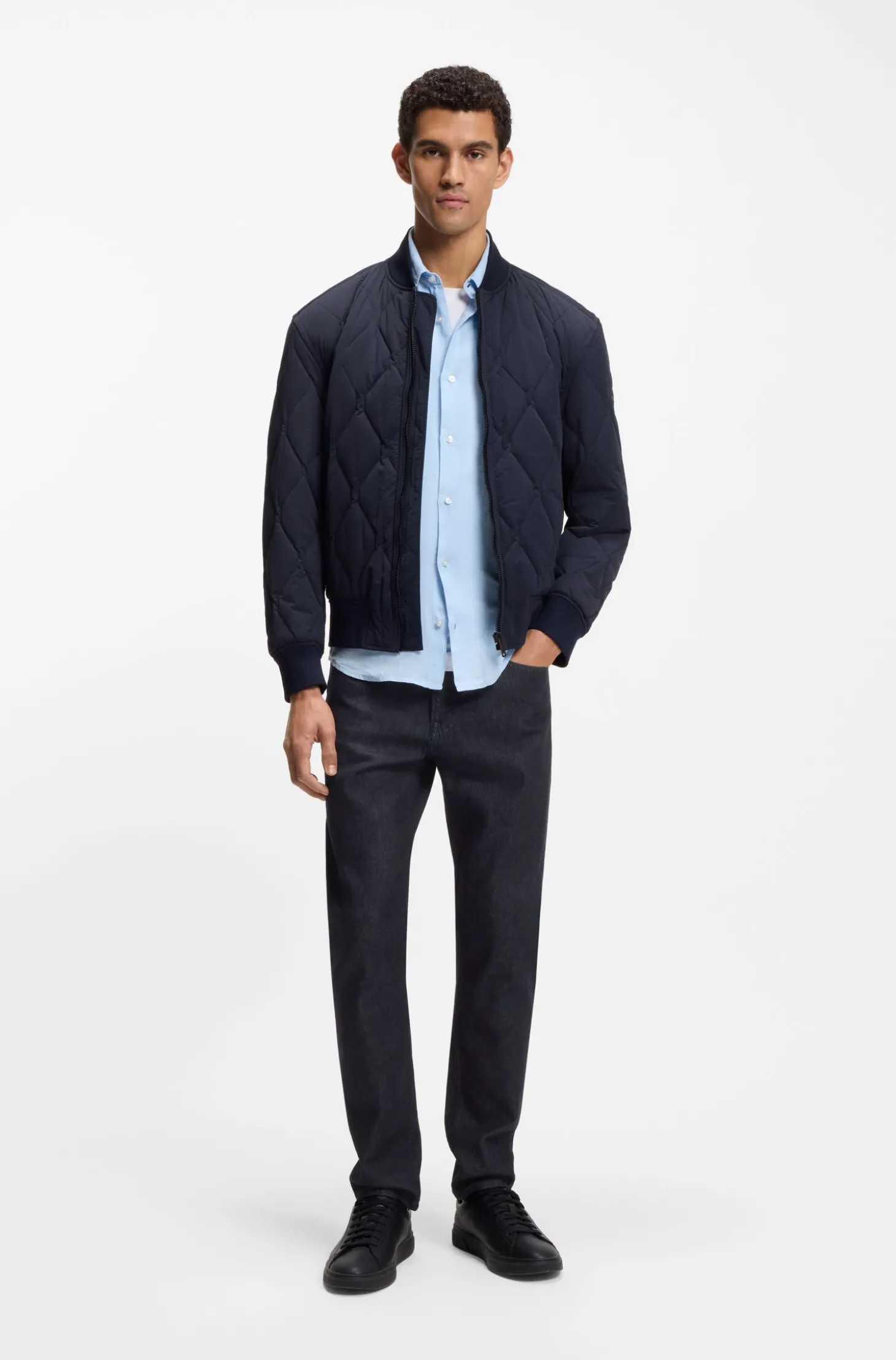 Tapered-Fit Jeans aus komfortablem Stretch-Denim in reinem Blau