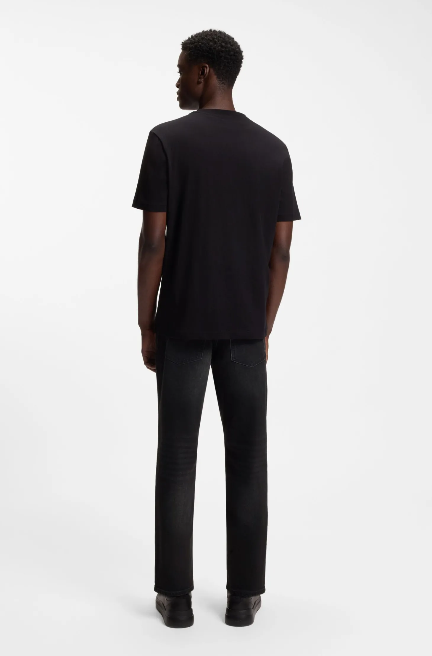 Tapered-Fit Jeans aus schwarzem Stretch-Denim