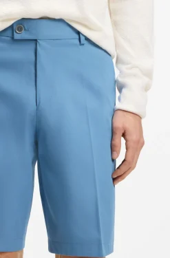 Tapered-Fit Shorts aus Baumwoll-Mix mit Seiden- und Elasthan-Anteil