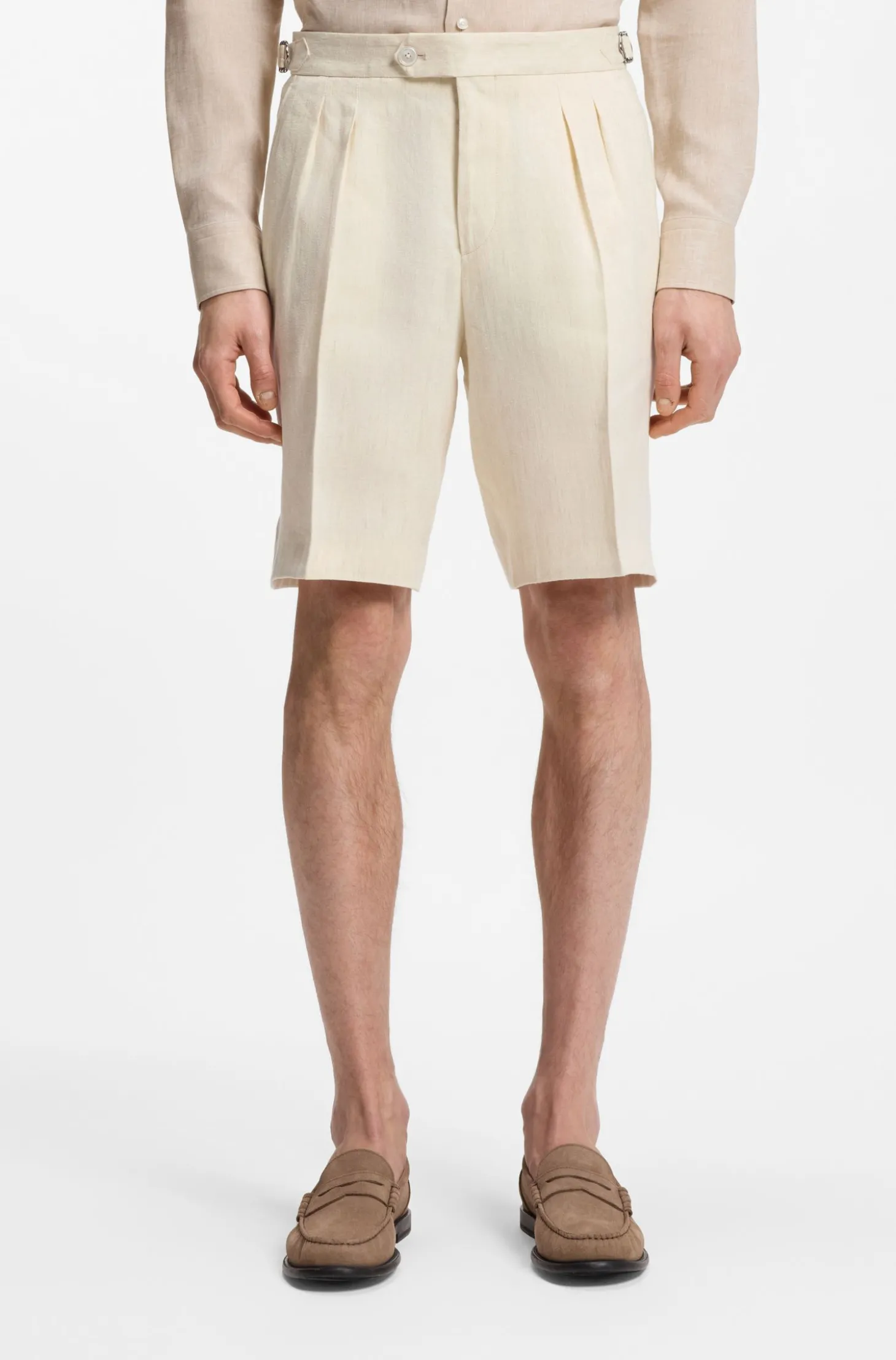 Tapered-Fit Shorts aus Leinen mit Bundfalten vorne