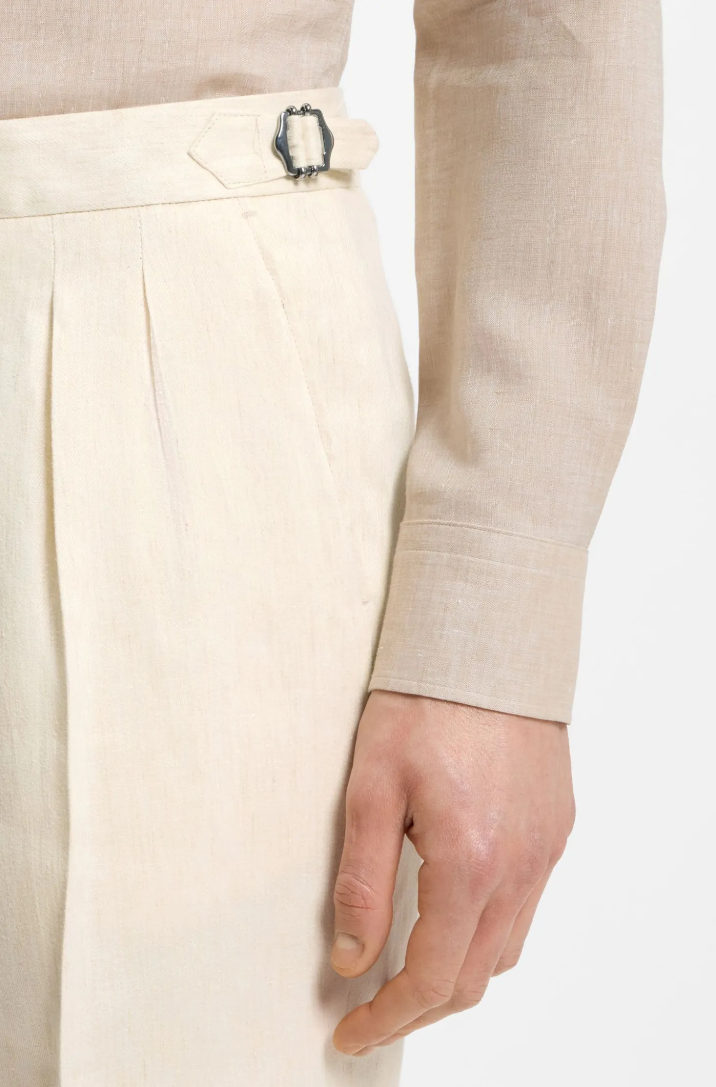 Tapered-Fit Shorts aus Leinen mit Bundfalten vorne