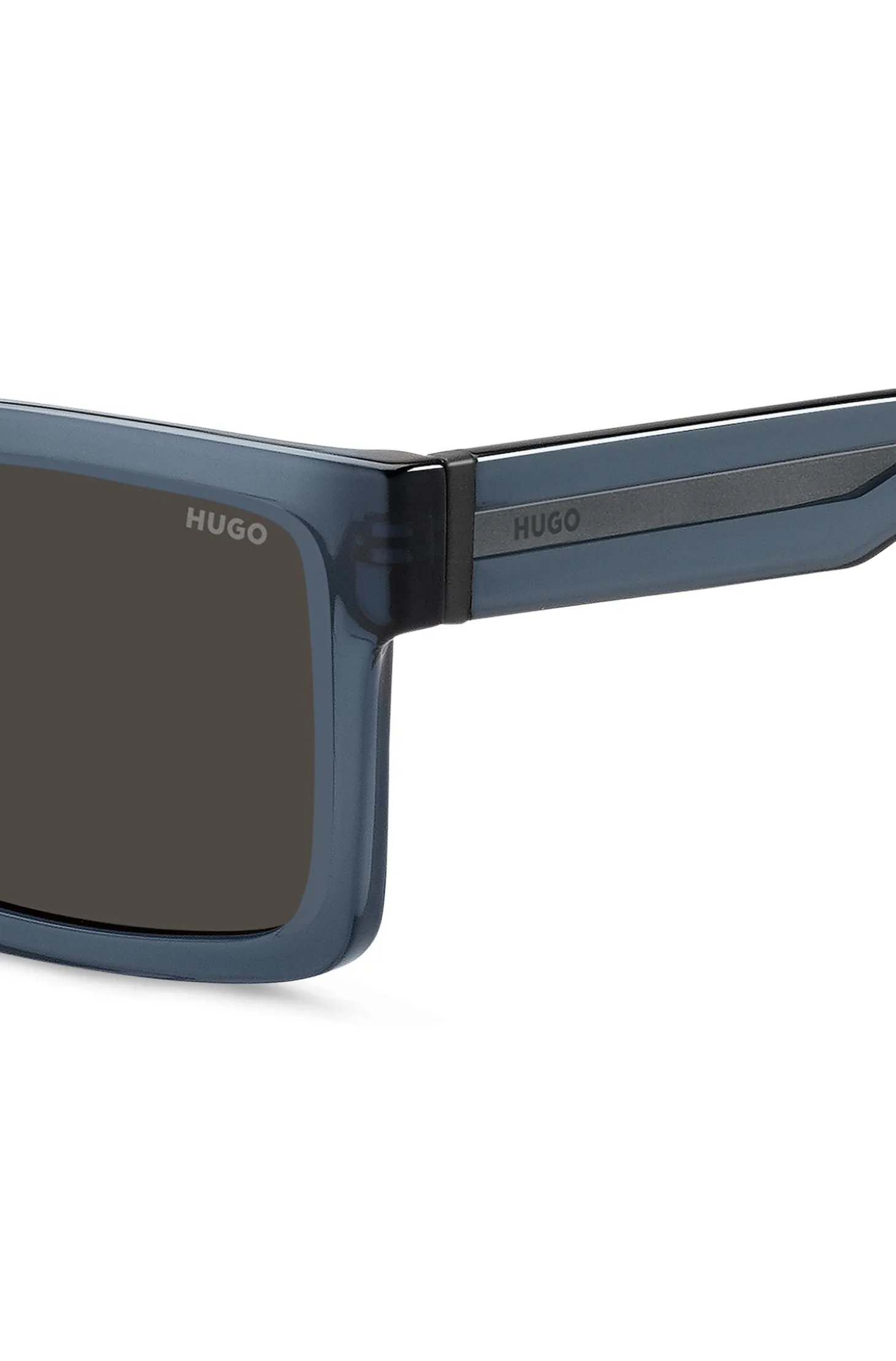 Transparent-blaue Sonnenbrille mit grauen Gläsern