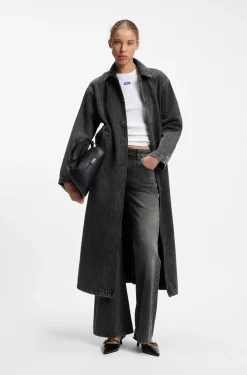 Trenchcoat aus schwarz gewaschenem Denim mit Nadelstreifen