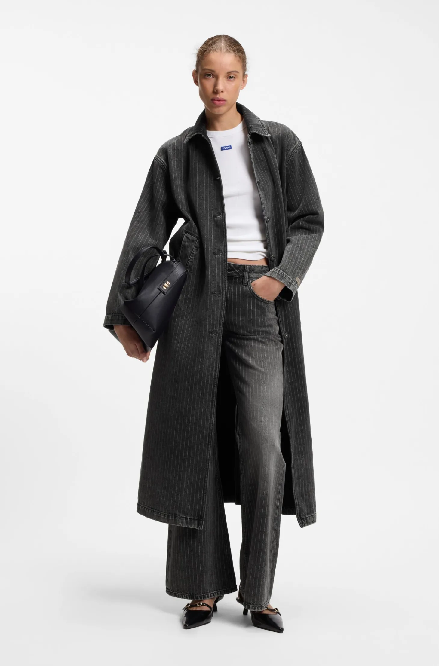Trenchcoat aus schwarz gewaschenem Denim mit Nadelstreifen