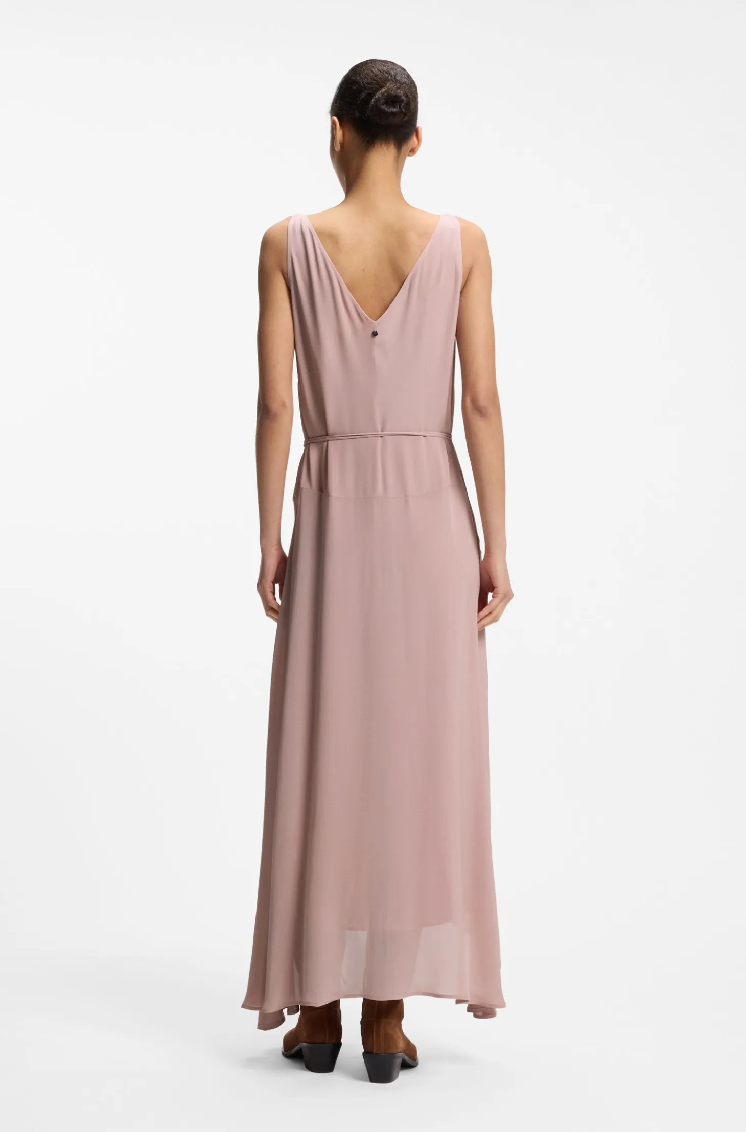 Trägerkleid aus Crêpe de Chine mit V-Ausschnitt