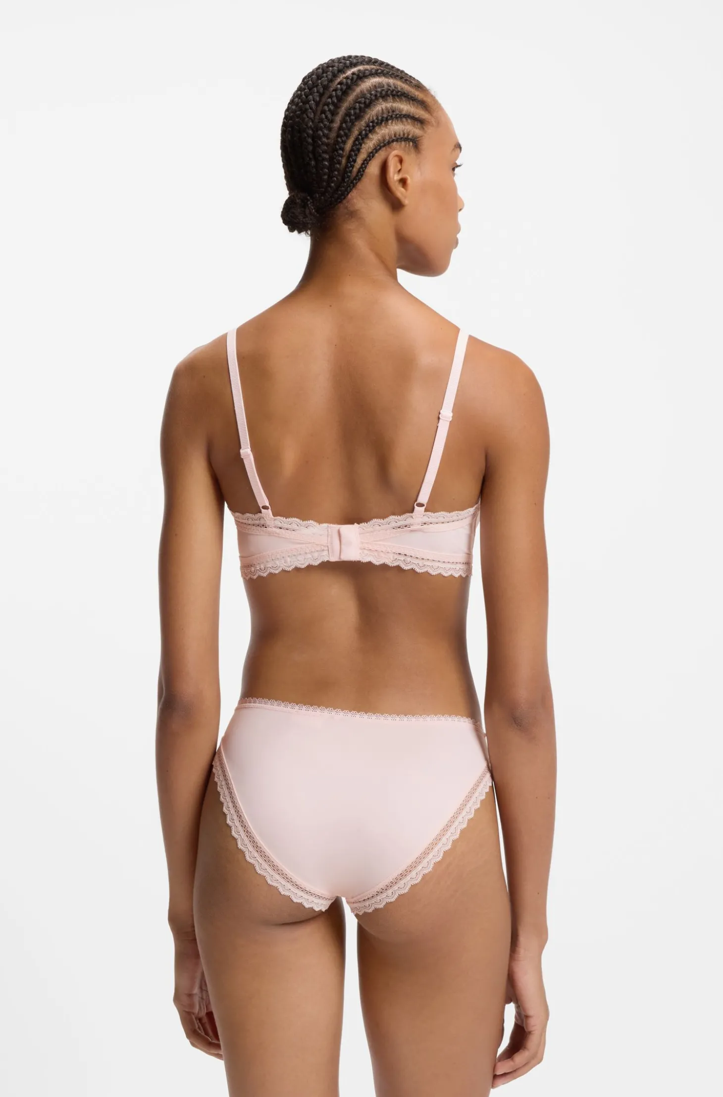 Triangel-BH mit Spitzendetails