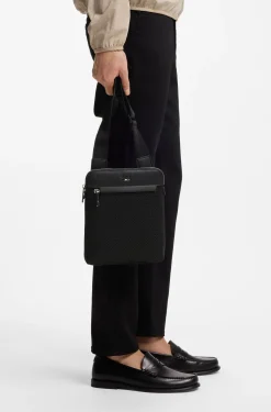 Umhängetasche mit Monogramm-Muster