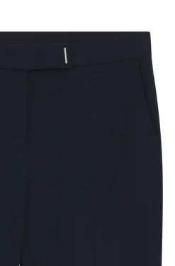 Verkürzte Flared-Fit Hose aus knitterfreiem Stretch-Gewebe