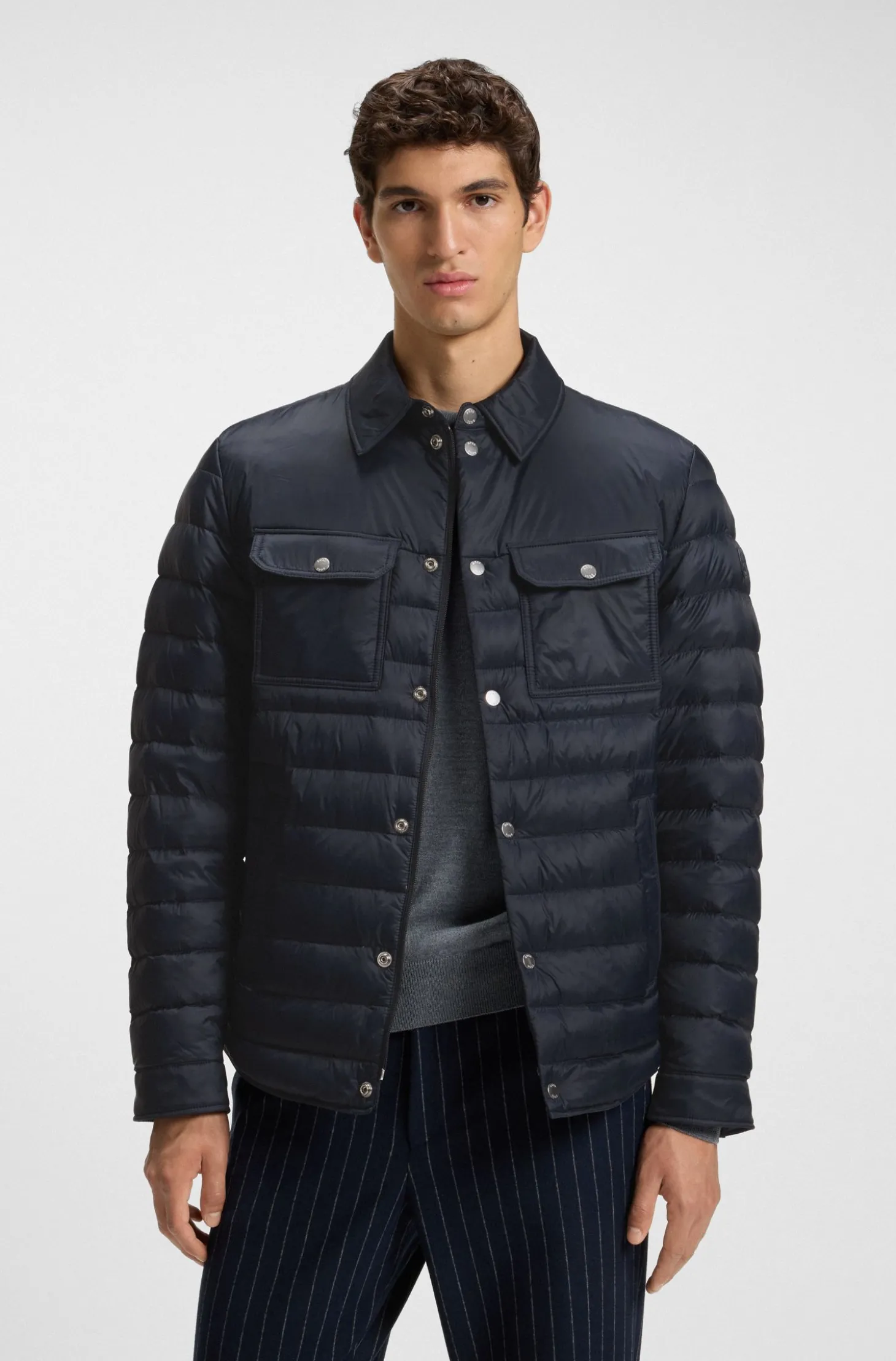 Wasserabweisende Daunenjacke mit Brusttaschen