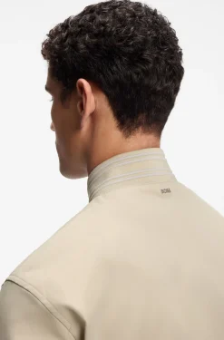 Wasserabweisende Jacke