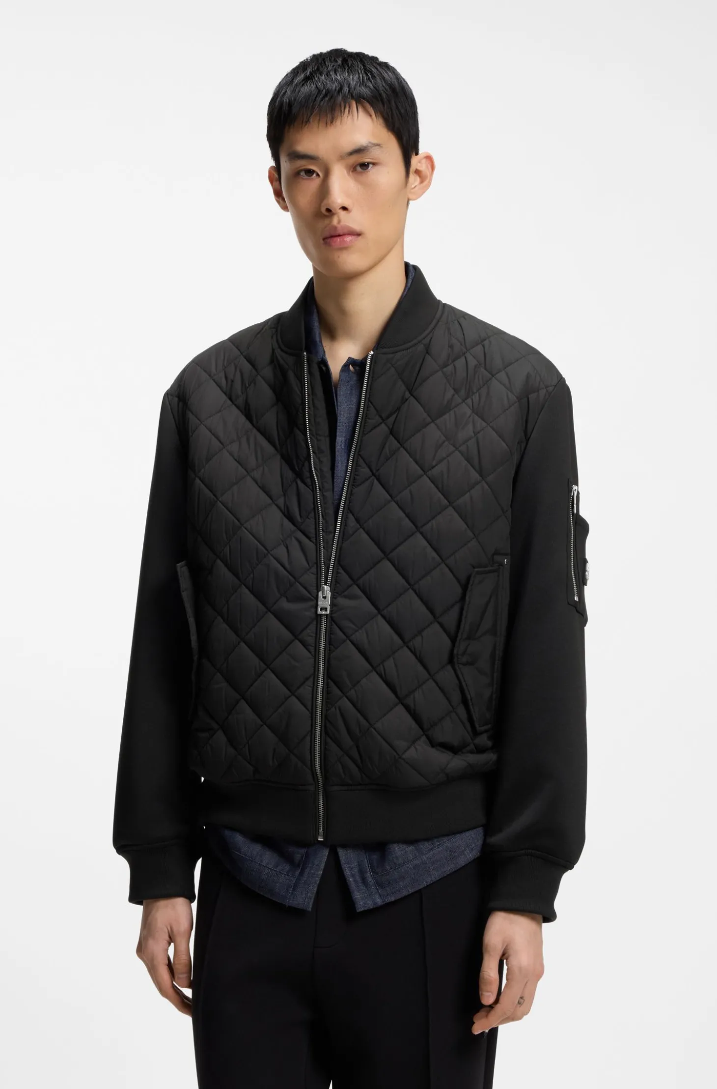 Wasserabweisende Jacke aus verschiedenen Materialien