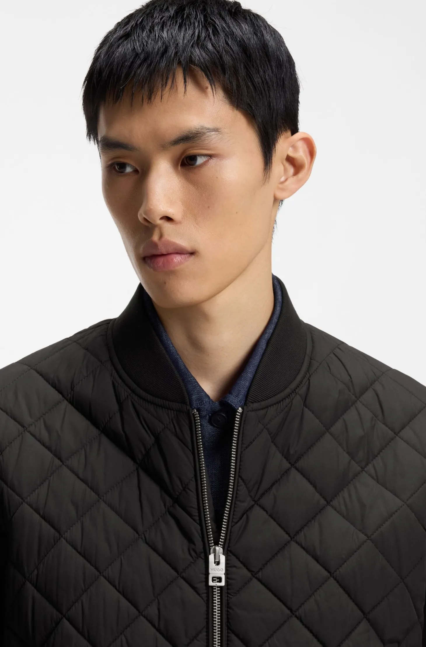 Wasserabweisende Jacke aus verschiedenen Materialien