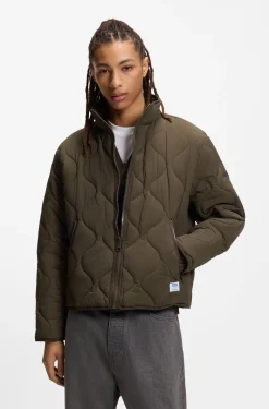 Wasserabweisende Jacke mit geschwungenen Absteppungen