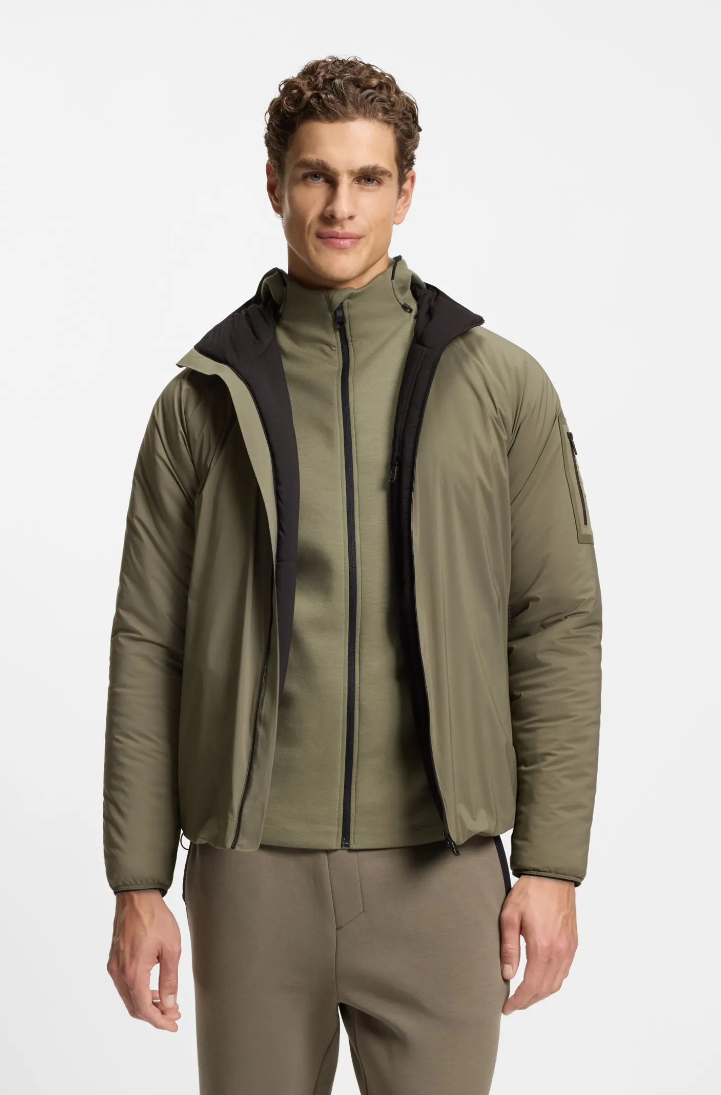 Wasserabweisende Jacke mit verstellbarem Saum