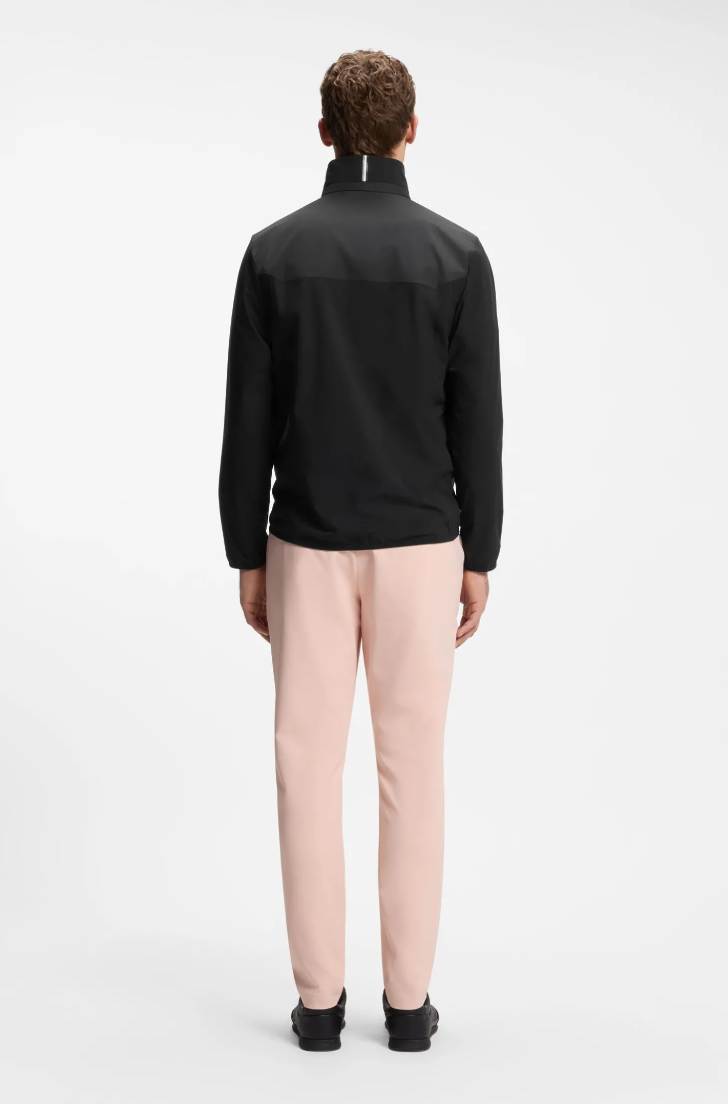 Wasserabweisende Jacke mit Vier-Wege-Stretch