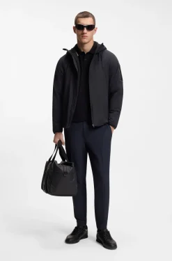 Wasserabweisende Jacke mit verstellbarem Saum