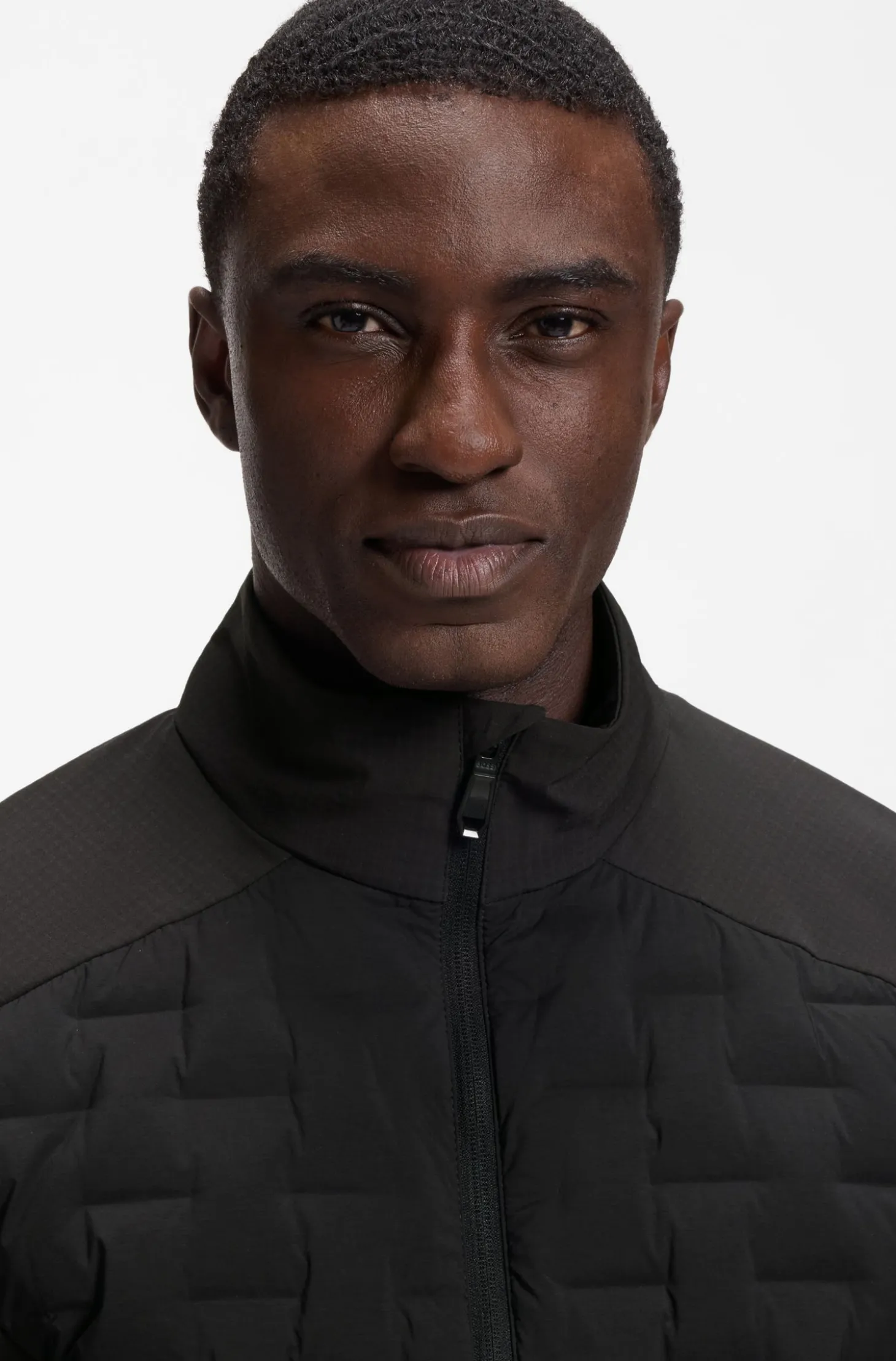 Wasserabweisende Jacke mit zertifizierter Daunenfüllung