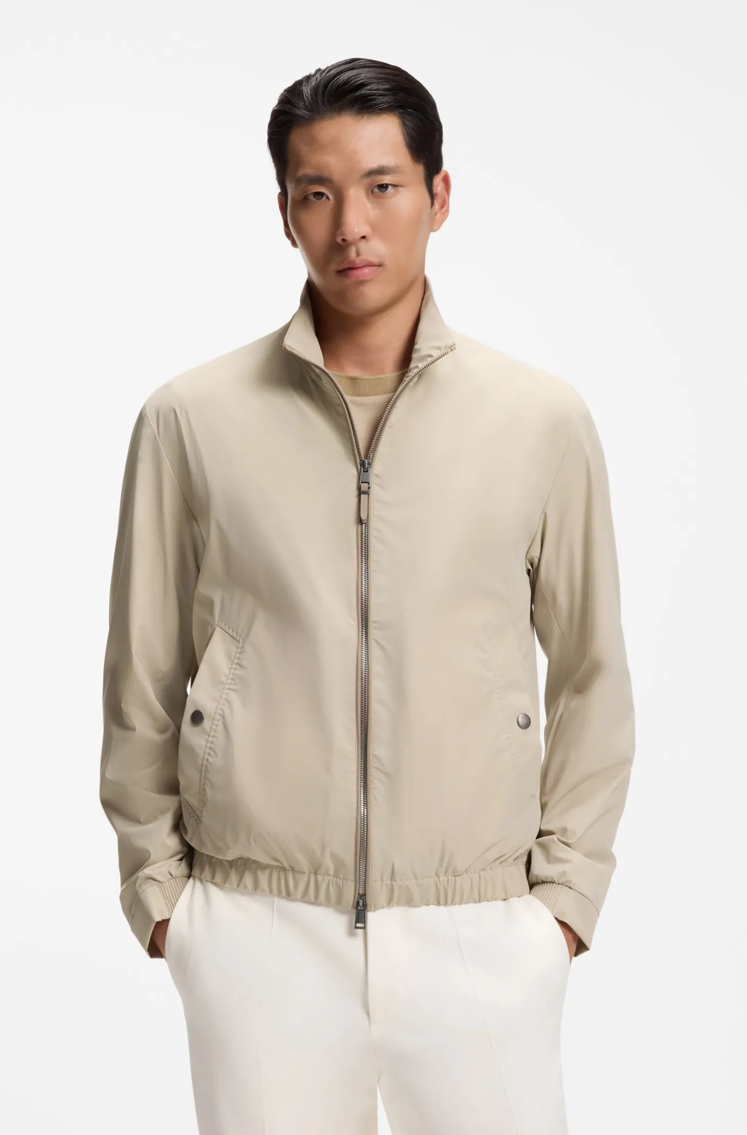 Wasserabweisende Jacke mit Zwei-Wege-Stretch und Reißverschluss