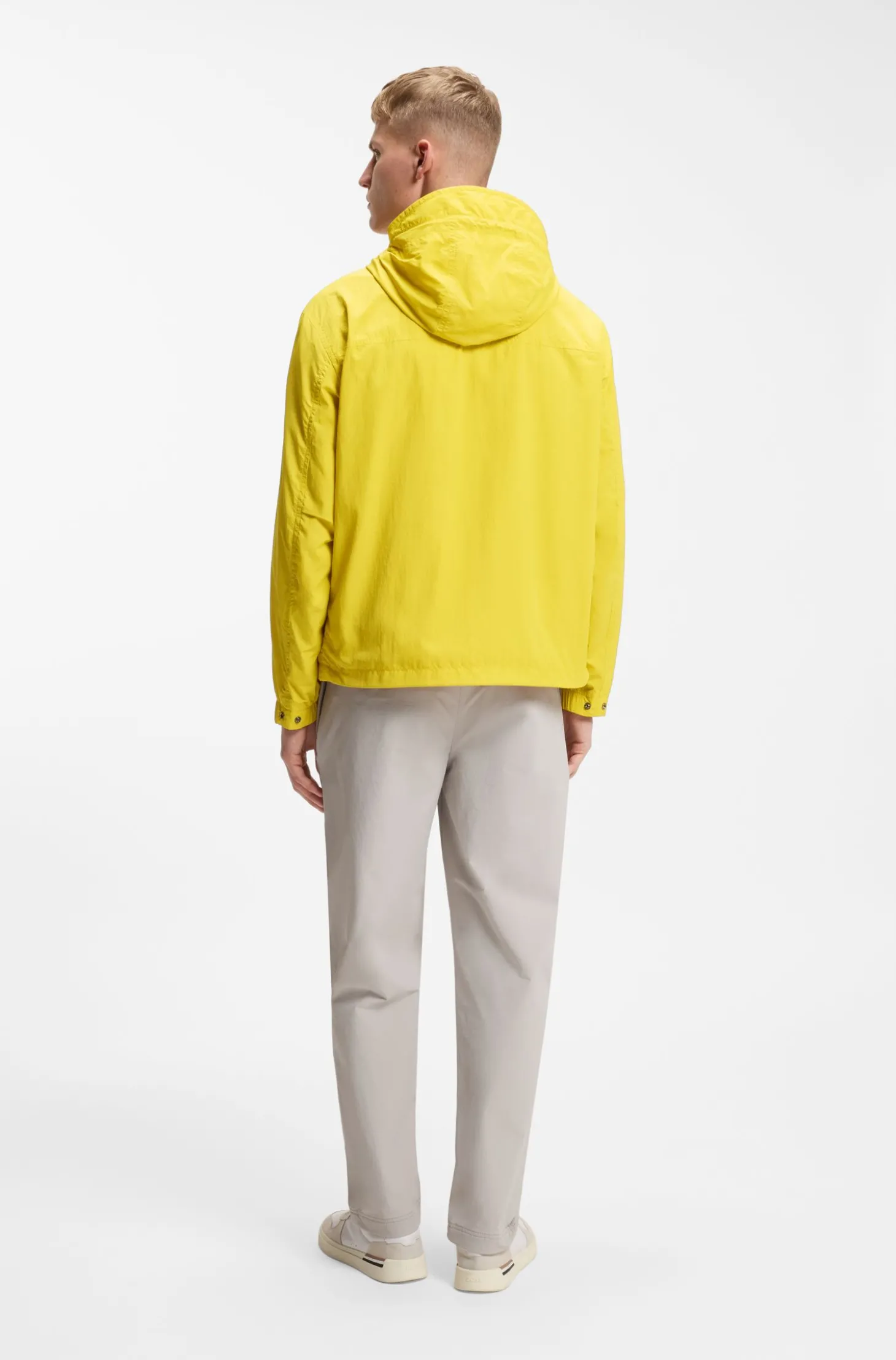 Wasserabweisender Regular-Fit Windbreaker aus softem Gewebe