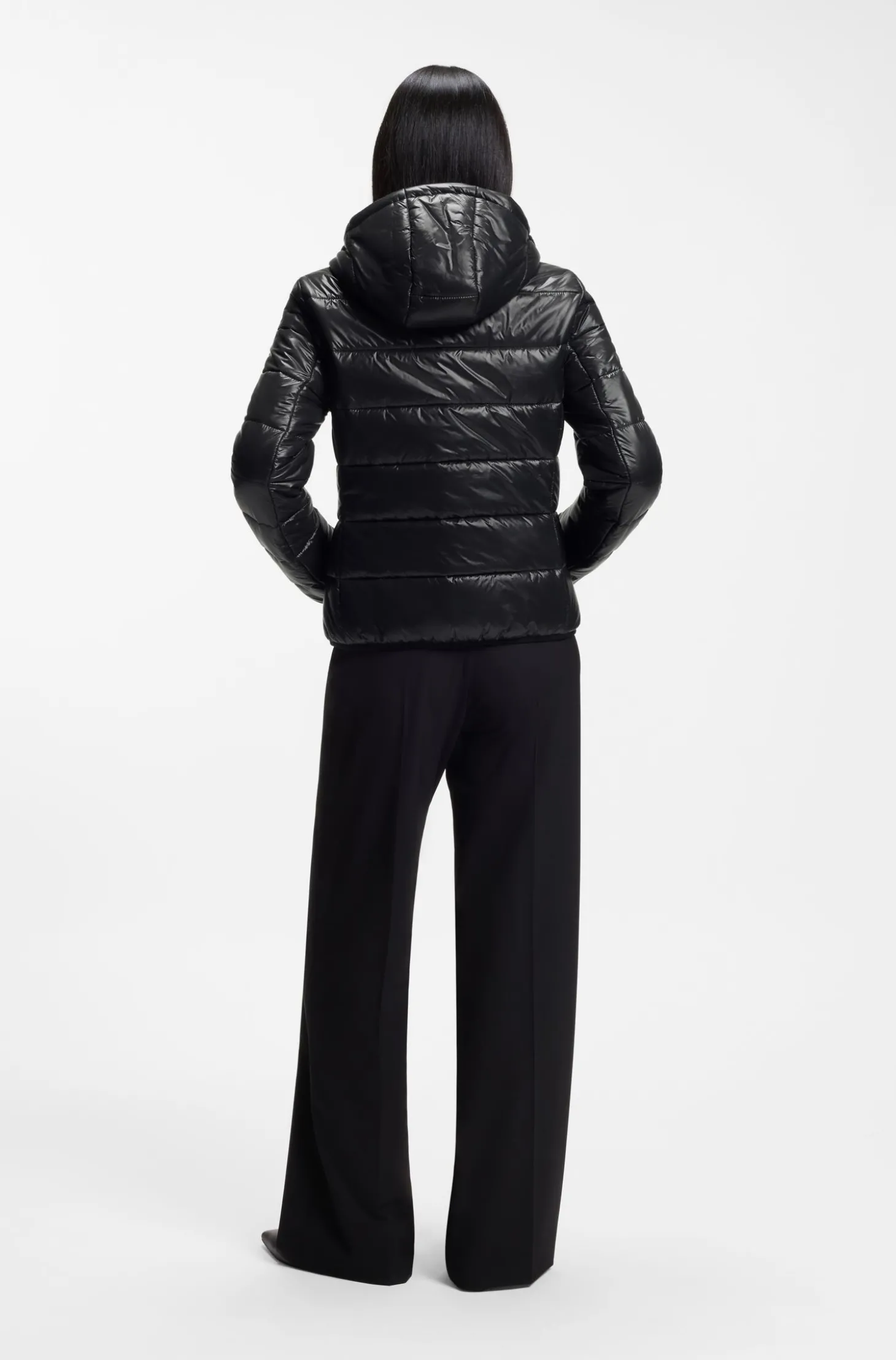 Wasserabweisende Steppjacke mit Kapuze und aufgedrucktem Logo