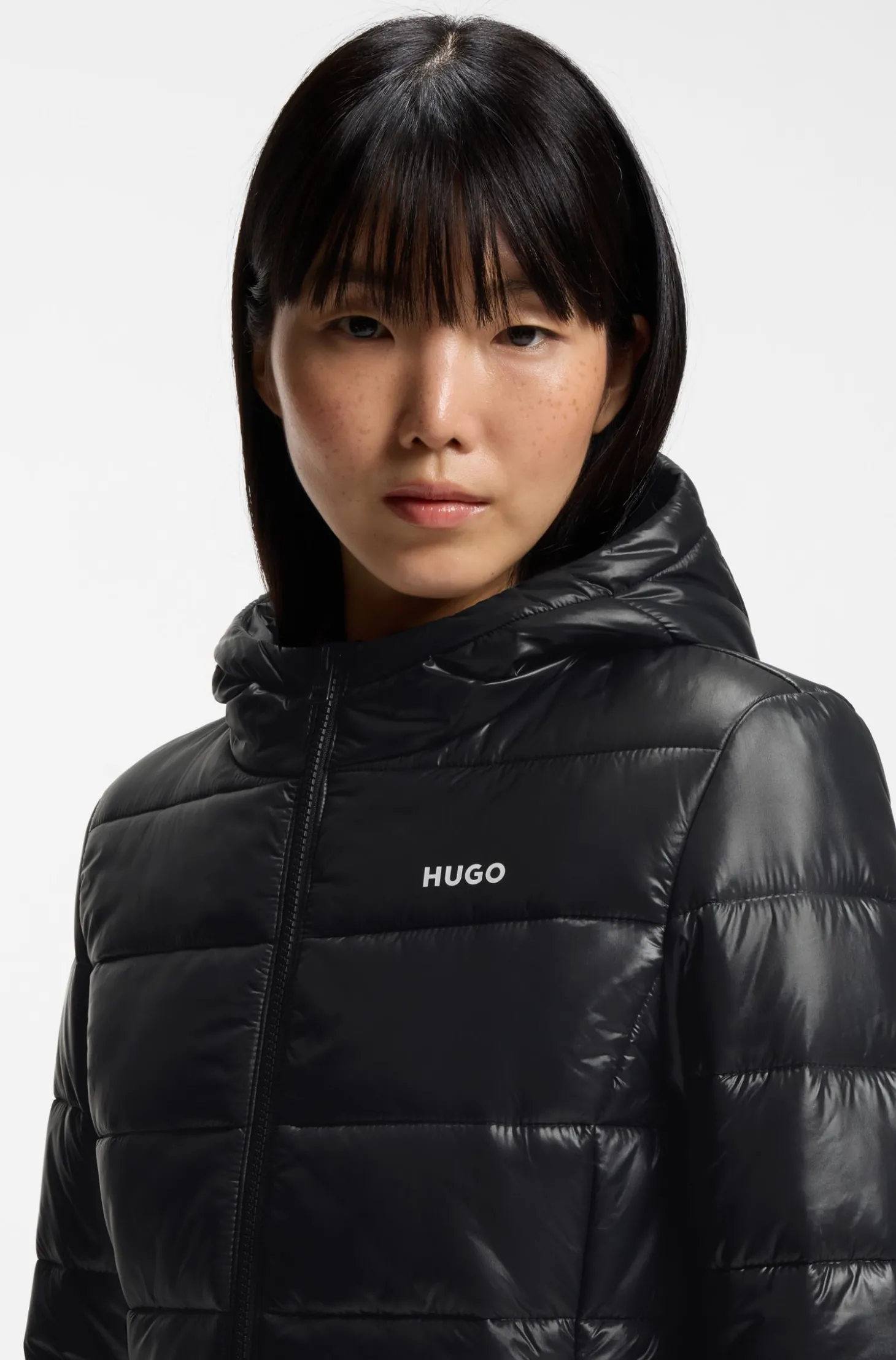 Wasserabweisende Steppjacke mit Kapuze und aufgedrucktem Logo