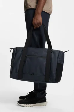Weekender aus Kunstleder mit reflektierenden Details