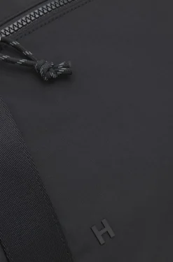 Weekender mit weit gesetztem Logo-Detail