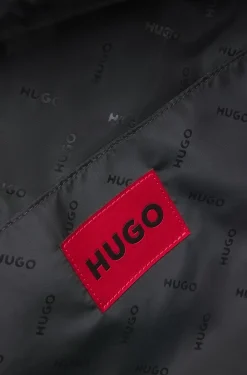 Weekender mit weit gesetztem Logo-Detail