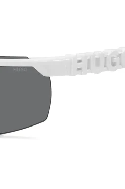 Weiße Sonnenbrille im Masken-Stil mit 3D-Logo auf den Bügeln
